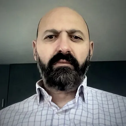 Portrait of Ariel Egber, founder and CEO of Metis